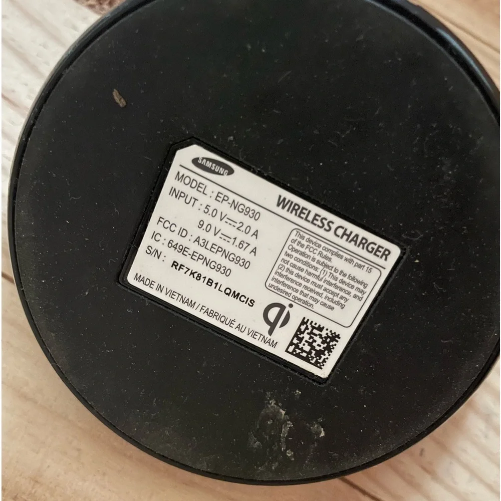 Samsung wireless charger, barely used!